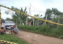 Ô tô va chạm xe máy ở Bình Định làm hai người tử vong