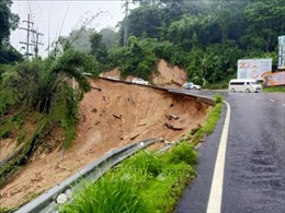Cuộc sống tại Phuket bị đảo lộn vì ngập lụt