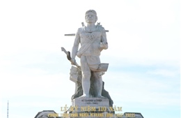 Khánh thành tượng đài anh hùng dân tộc N’Trang Lơng