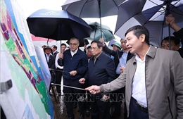 Thủ tướng khảo sát một số công trình, dự án trọng điểm tại Phú Yên