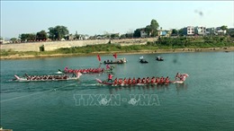 Nô nức hội đua thuyền trên sông Lô