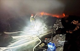 Dập tắt đám cháy tại kho than củi 200 tấn ở thành phố Quảng Ngãi