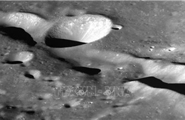 Tàu vũ trụ Danuri của Hàn Quốc gửi bức ảnh đầu tiên về nửa tối của Mặt Trăng