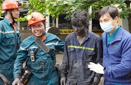 Giải cứu kịp thời hai công nhân bị mắc kẹt do sự cố tụt lò khai thác than