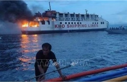 Cháy phà chở 120 người ở Philippines