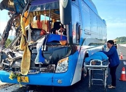 Tai nạn giao thông trên cao tốc Nha Trang - Cam Lâm: Hai người tử vong, 6 người bị thương
