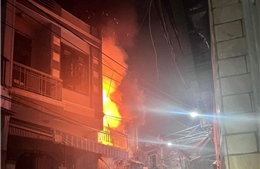 Cứu thoát 6 người khỏi vụ cháy nhà trong đêm ở Đà Nẵng