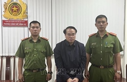 &#39;Đại án&#39; tại Cục Đăng kiểm Việt Nam: Nguyên Cục trưởng Đặng Việt Hà chi 100.000 USD &#39;chạy án&#39; trước khi bị bắt