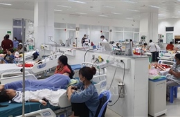 Kiên Giang: Khoảng 60 học sinh nhập viện sau khi ăn cơm trưa ở trường