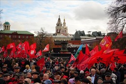 Nhiều hoạt động kỷ niệm 106 năm Cách mạng Tháng Mười Nga vĩ đại tại LB Nga