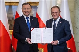 Tân Thủ tướng Ba Lan Donald Tusk tuyên thệ nhậm chức