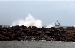 Ấn Độ đóng cửa trường học, văn phòng và sơ tán hàng nghìn người trước bão Michaung