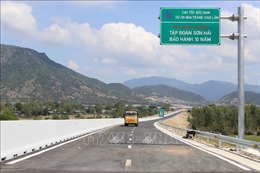 Khai thác đá gây bụi chắn tầm nhìn trên đoạn cao tốc Nha Trang - Cam Lâm