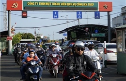 Mùng 5 Tết, giao thông ở cửa ngõ TP Hồ Chí Minh tương đối ổn định