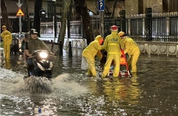Hà Nội: Khẩn trương tiêu thoát nước các điểm ngập úng sau cơn mưa rào diện rộng