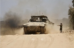 Xe tăng Israel tiến sâu vào thành phố Gaza