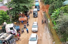 Sạt lở tại Hà Giang: Tạm thời thông tuyến giao thông huyết mạch Quốc lộ 2