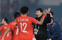 Thắng đậm Myanmar 5-0, đội tuyển Việt Nam sẽ gặp Singapore ở bán kết