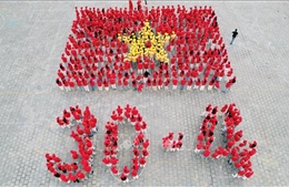 Địa đầu Móng Cái hân hoan chào mừng ngày toàn thắng 30/4