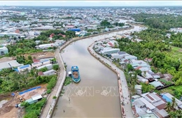 Người dân vui mừng khi kè rạch Cái Sơn sắp hoàn thành