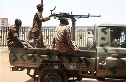 Quân đội Sudan tấn công căn cứ của lực lượng bán quân sự RSF
