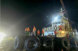 Vụ lật tàu trên vịnh Hạ Long: Tìm kiếm các nạn nhân mất tích trong thời gian sớm nhất