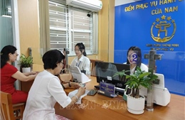 Người dân Hà Nội hài lòng với nhiều tiện ích mới khi làm thủ tục hành chính