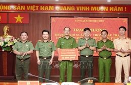 Khen thưởng thành tích triệt phá chuyên án ma túy, thu 44 bánh heroin