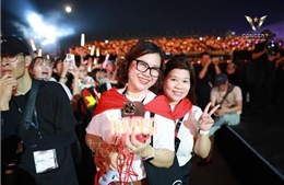 &#39;V Concert - Rạng rỡ Việt Nam&#39; thu hút hàng chục nghìn người đến xem và cổ vũ