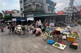 Tiềm ẩn nhiều nguy cơ từ chợ cóc, chợ tạm