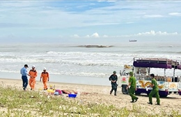Phát hiện 2 thi thể nghi của thuyền viên mất tích trong vụ chìm tàu cá tại cửa sông Gianh