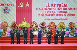 Thủ tướng Phạm Minh Chính dự Lễ kỷ niệm 80 năm Ngày truyền thống Lực lượng vũ trang Quân khu 5