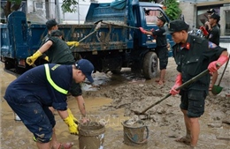 Chi viện hỗ trợ thành phố Huế khắc phục hậu quả mưa lũ