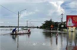Huế: Gần 13.300 ngôi nhà vẫn còn ngập, nước các sông rút chậm