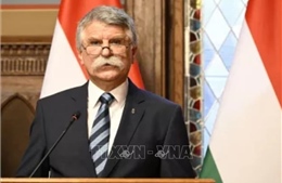 Chủ tịch Quốc hội Hungary Kover Laszlo bắt đầu thăm chính thức Việt Nam