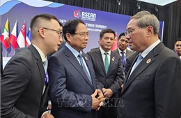 Thủ tướng Phạm Minh Chính gặp Thủ tướng Trung Quốc Lý Cường