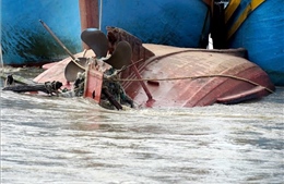 Lâm Đồng: Chìm 5 tàu cá do mưa lũ