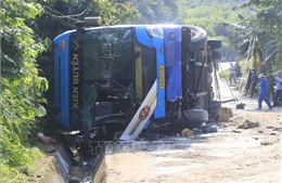 Tai nạn xe khách giường nằm ở Lào Cai làm 3 người tử vong và nhiều người bị thương