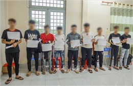 Bắt tạm giam 10 đối tượng dàn cảnh cướp điện thoại do mâu thuẫn tình cảm