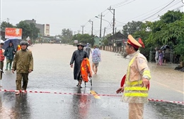 Gia Lai: Mưa lũ gây ngập sâu, chia cắt nhiều xã phía Tây