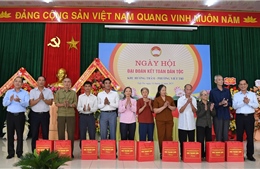 Nhân dân Hương Trầm phát huy tinh thần đoàn kết, chung tay xây dựng quê hương giàu đẹp
