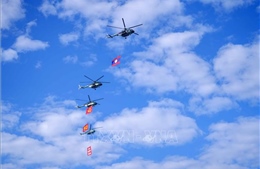 Lào: Tổng hợp luyện diễu binh, diễu hành kỷ niệm 50 năm Quốc khánh