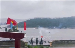 Đêm 6/11, bão số 13 đi vào đất liền khu vực từ Quảng Ngãi - Đắk Lắk và suy yếu dần