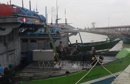 Ngư dân Huế &#39;mòn mỏi&#39; chờ nhận tiền hỗ trợ nhiên liệu