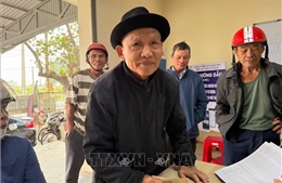 Khẩn trương cấp phát quà Tết đến đúng đối tượng trong ngày 31/12