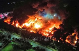 Khẩn trương khống chế cháy tại khu công nghiệp Tiên Sơn