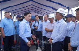 Phó Thủ tướng Trần Hồng Hà kiểm tra cao tốc Cần Thơ - Cà Mau