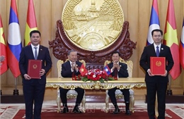 Tổng Bí thư Tô Lâm và Tổng Bí thư, Chủ tịch nước Lào chứng kiến Lễ trao các văn kiện hợp tác
