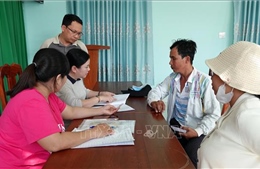 Chi kịp thời quà của Đảng, Nhà nước cho đối tượng được hưởng trợ cấp