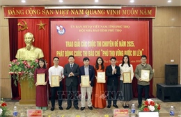 Trao 58 giải báo chí chuyên đề và phát động cuộc thi 'Phú Thọ vững bước đi lên'